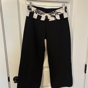 Lululemon Athletica Dharana Crop Size 6